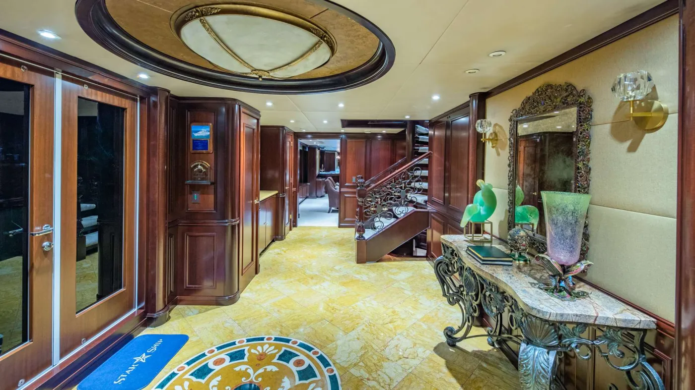 <p>Foyer</p>