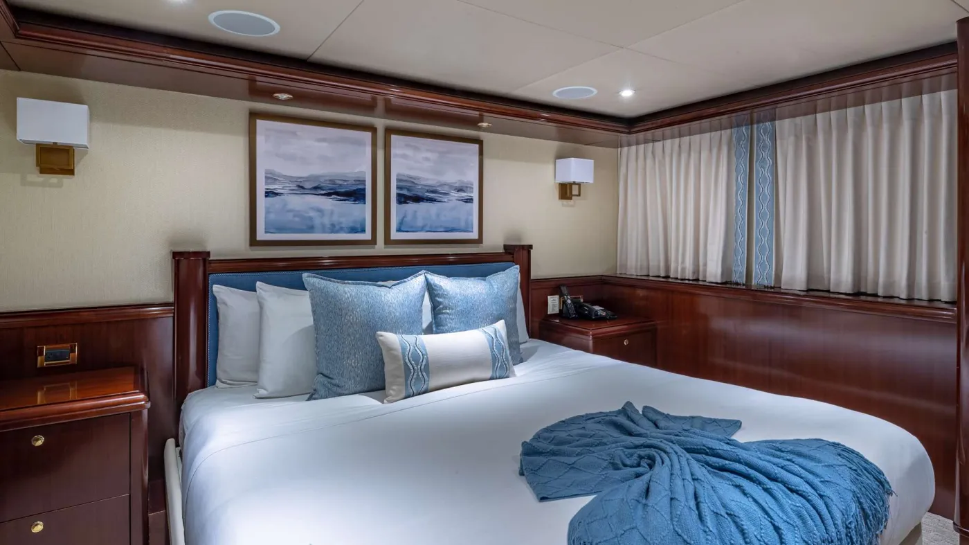 <p>King Guest Stateroom 1</p>