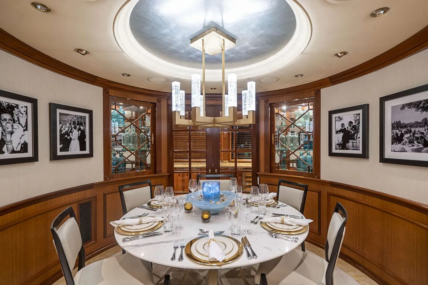 <p>Formal Dining</p>