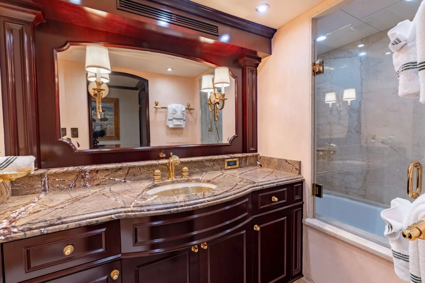 <p>Guest Bath </p>
