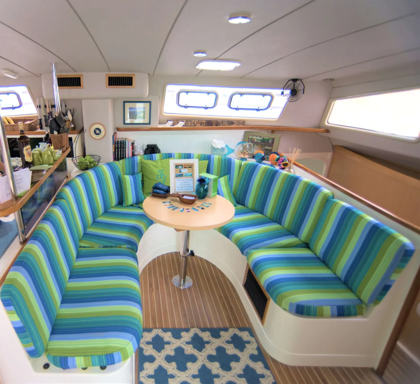 A beautiful day in the British Virgin Islands.
Free Ingwe offers 3 queen guest cabins each with an en-suite head and shower, air-conditioning, spacious cockpit and large deck for lounging in paradise, come join us!