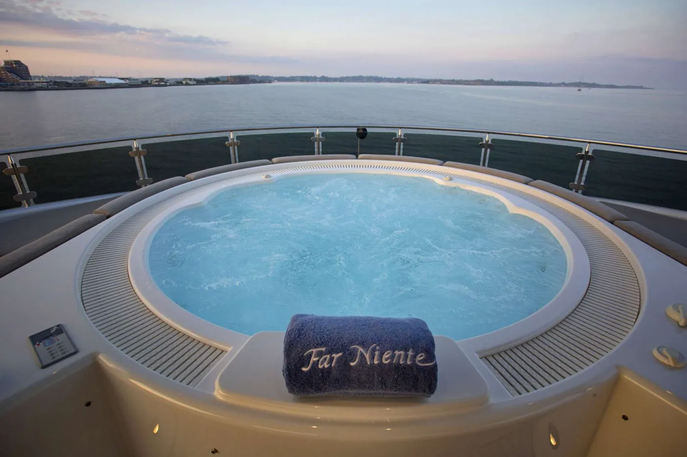 <p>Jacuzzi</p>
