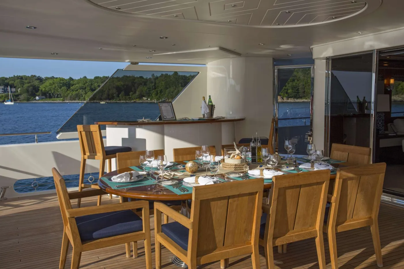 <p>Aft deck, dining</p>