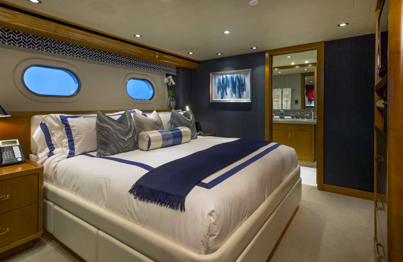 <p>VIP King Guest Stateroom</p>