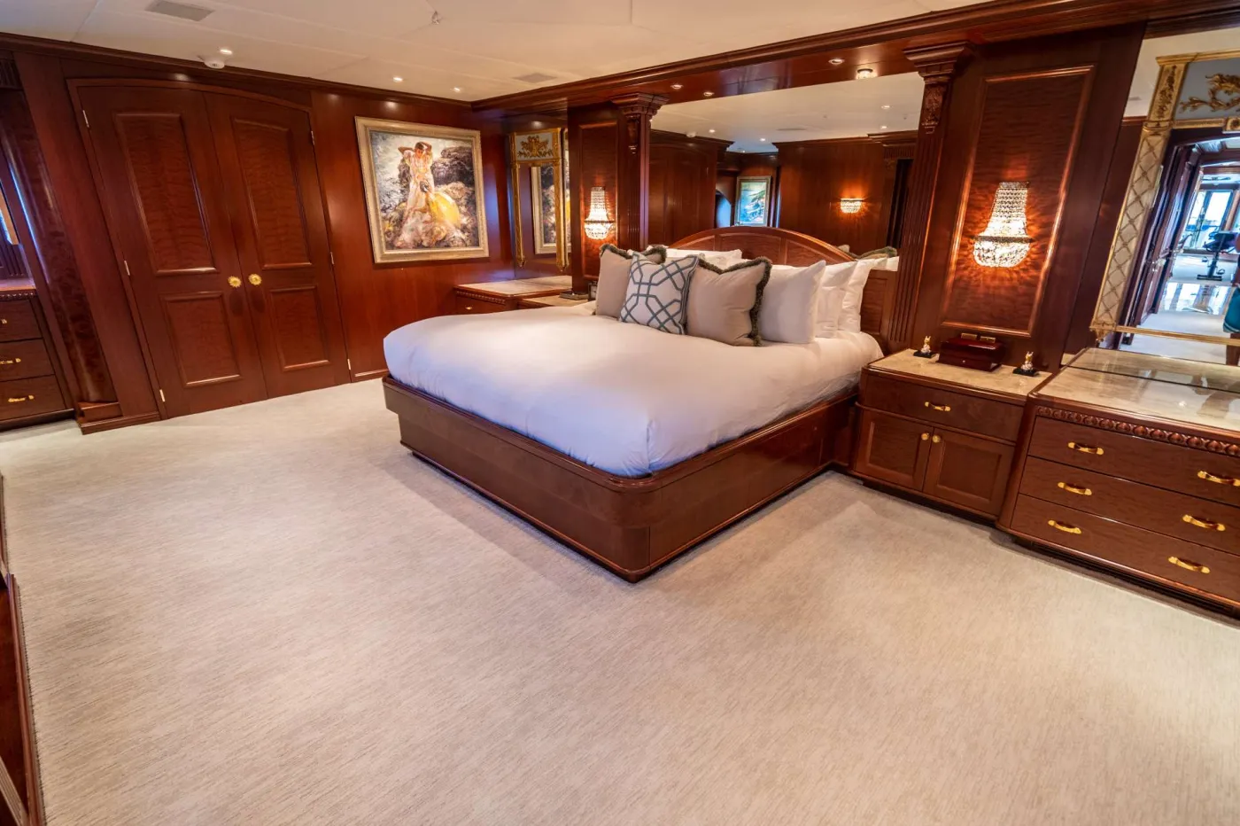 <p>Master Stateroom </p>