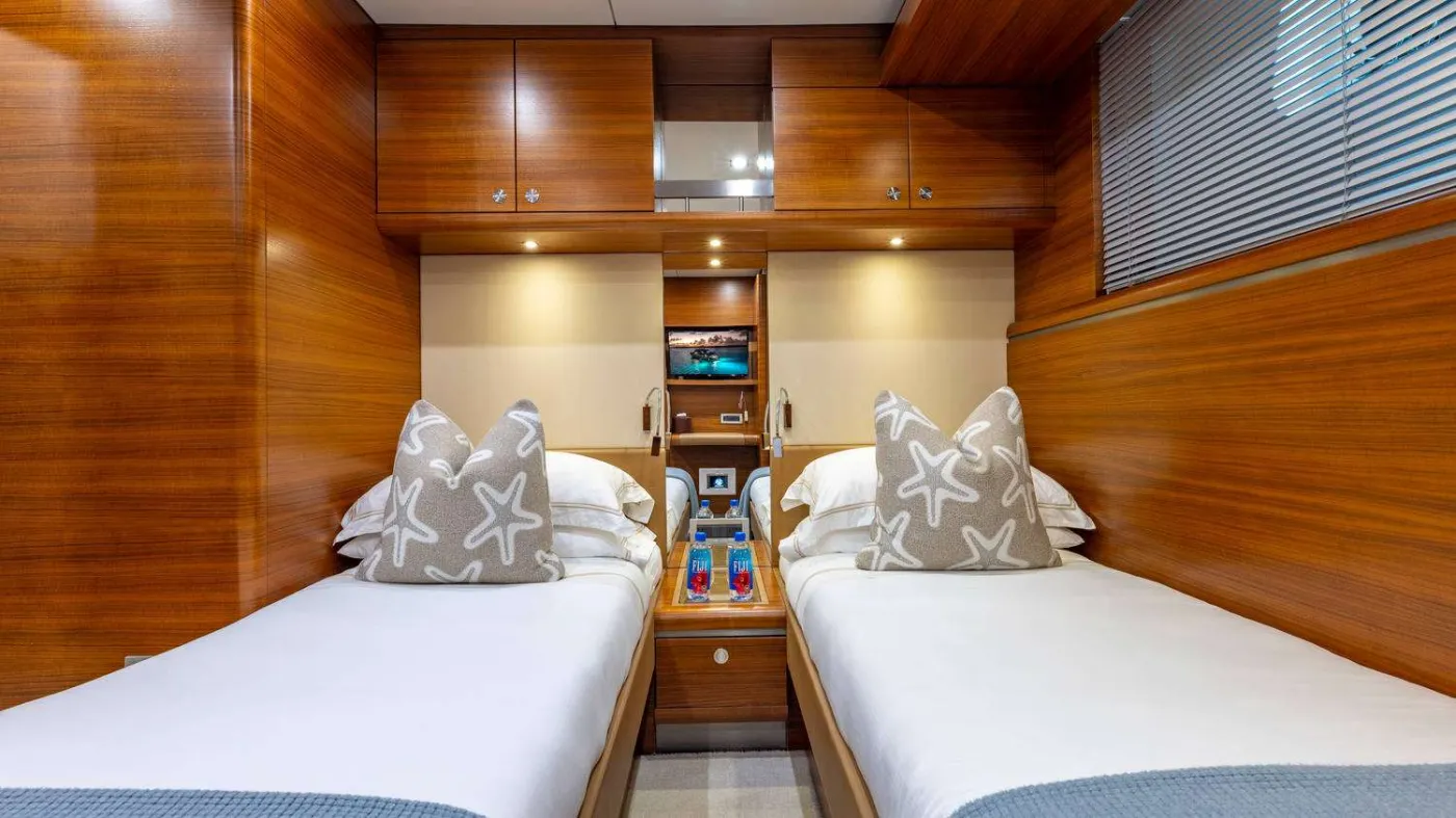 <p>Twin Stateroom #1 with Pullman Mid Ship (Stbt)</p>