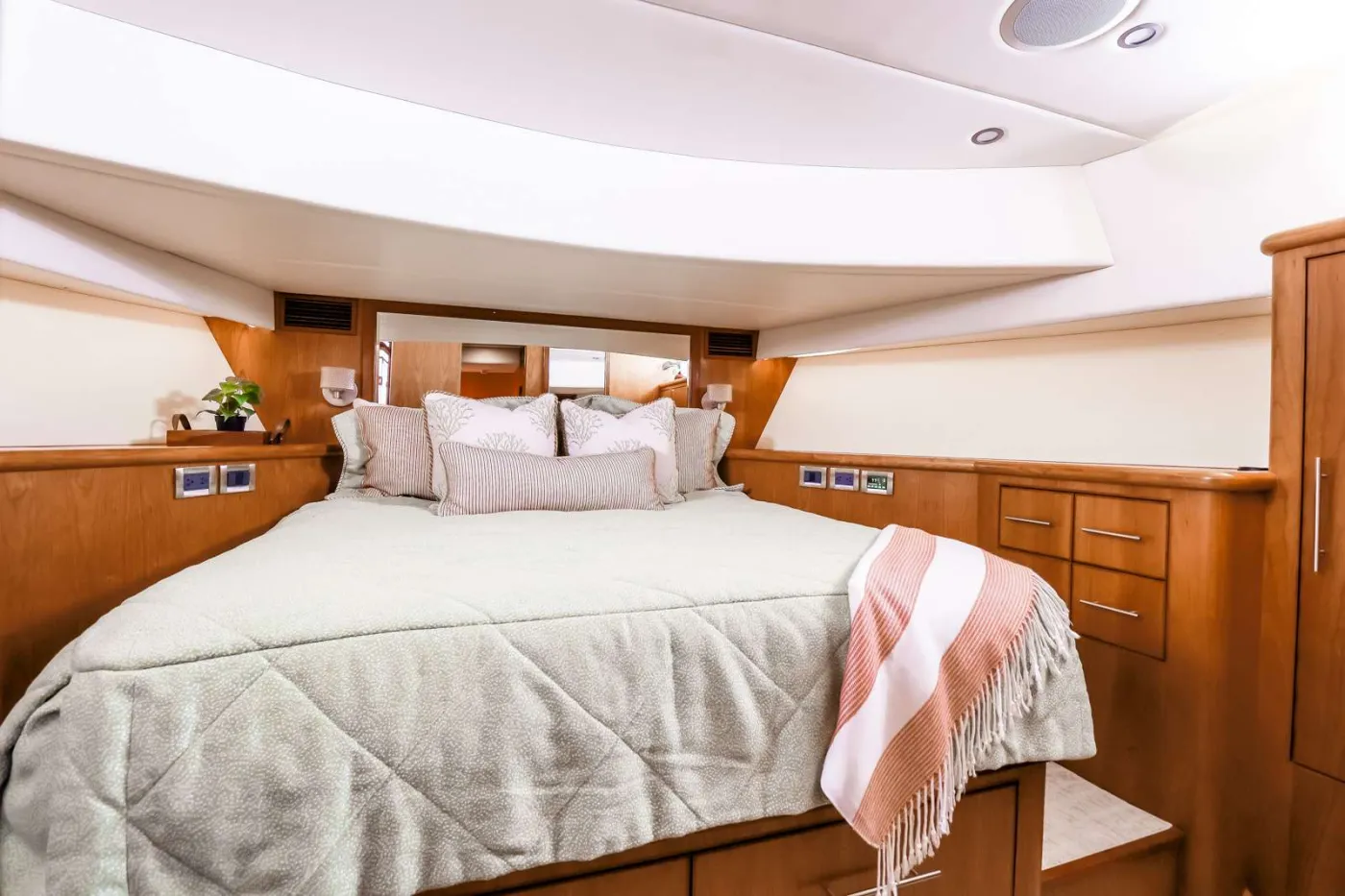 <p>Guest Cabin</p>