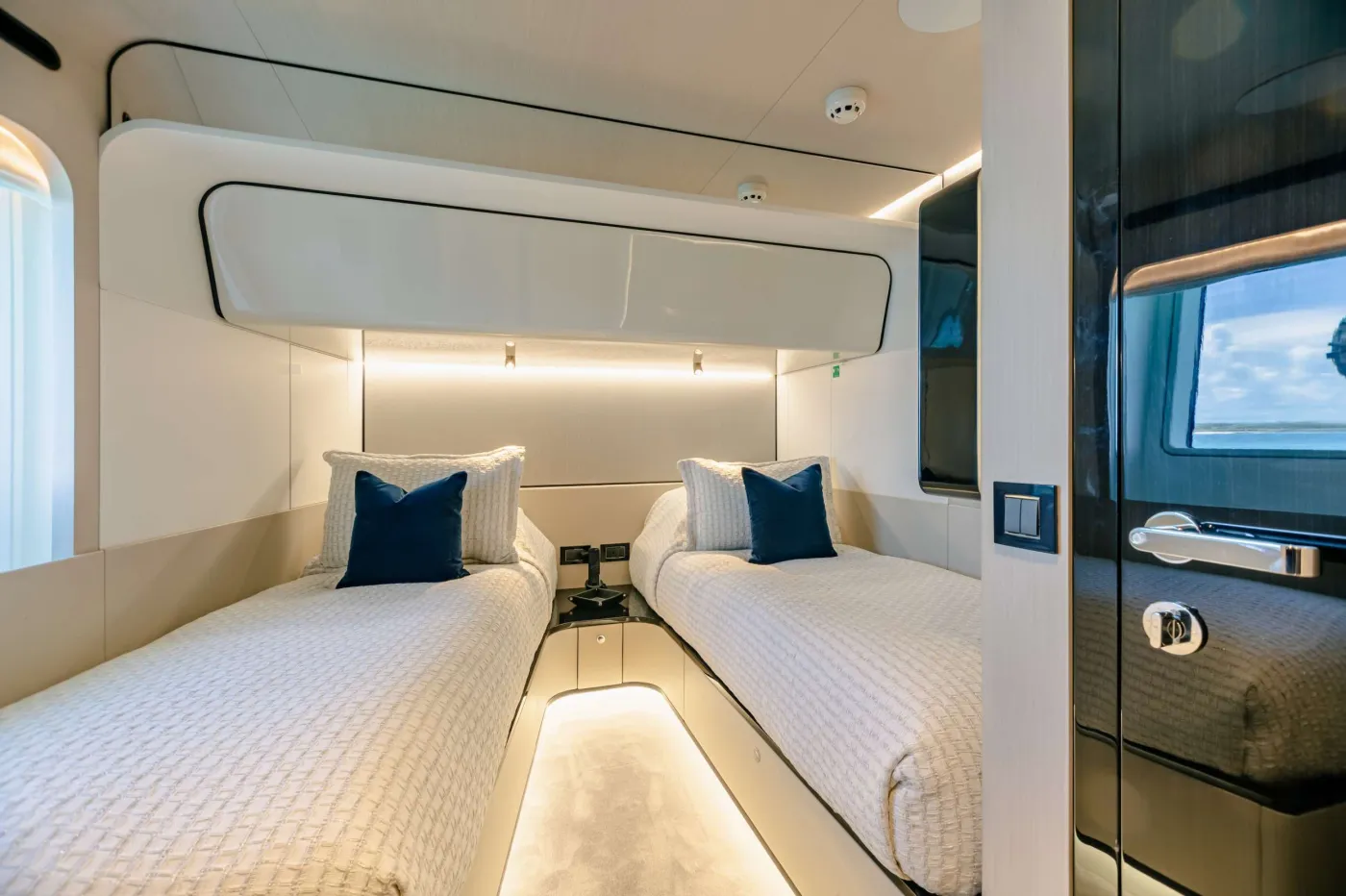 <p>Port Twin Stateroom</p>