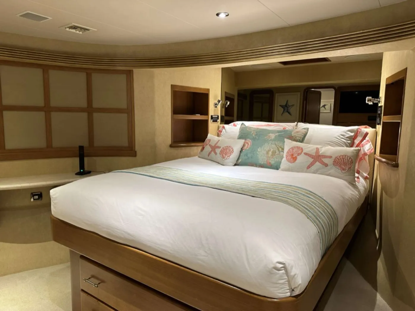 <p>VIP Stateroom</p>