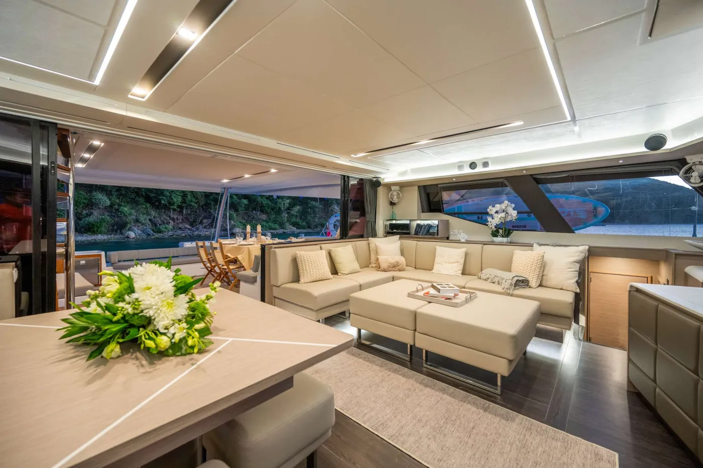 The spacious saloon