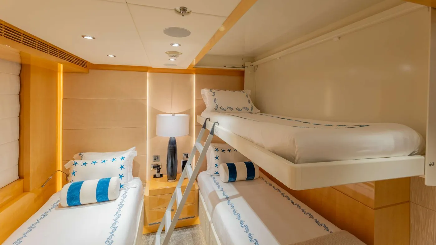 <p>Twin Guest Stateroom (with pullman)</p>