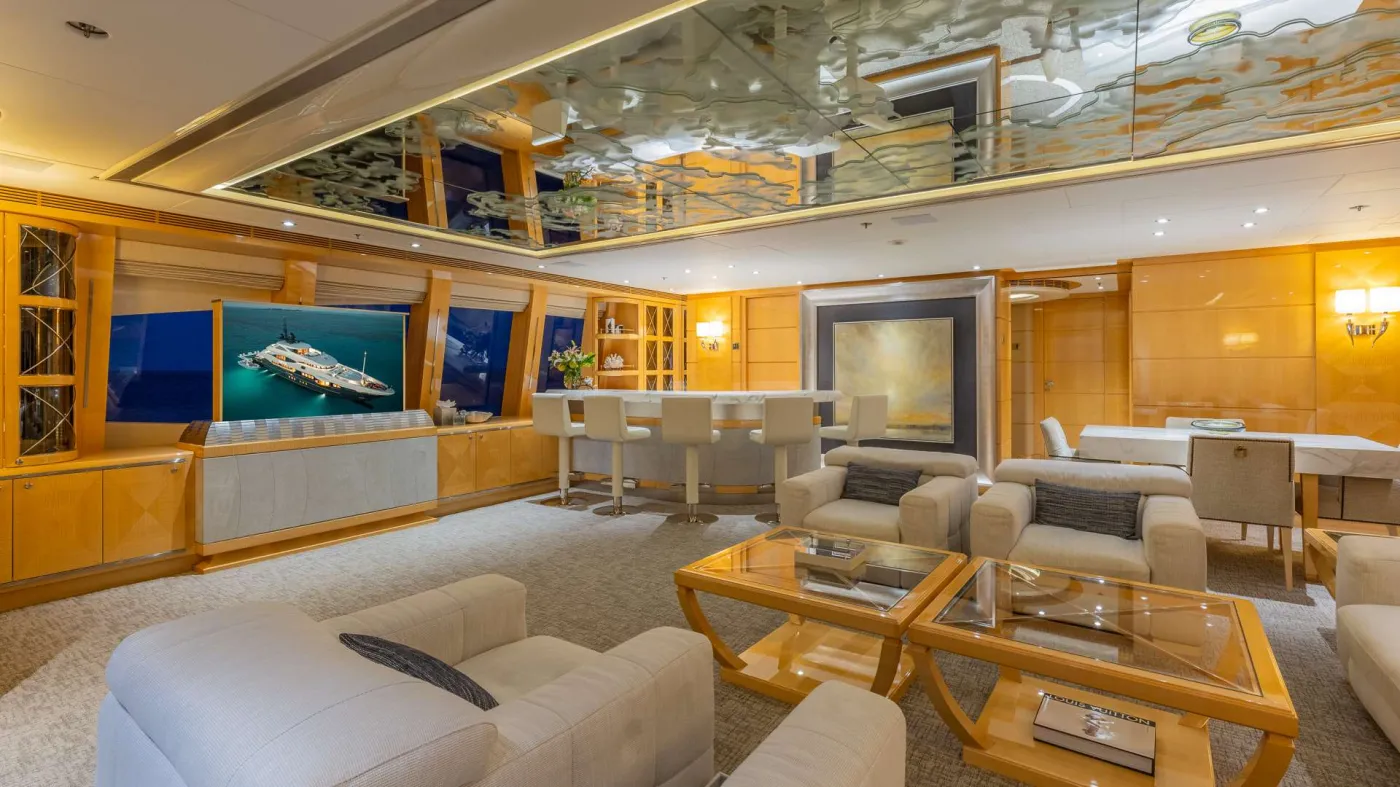 <p>Sky Lounge</p>