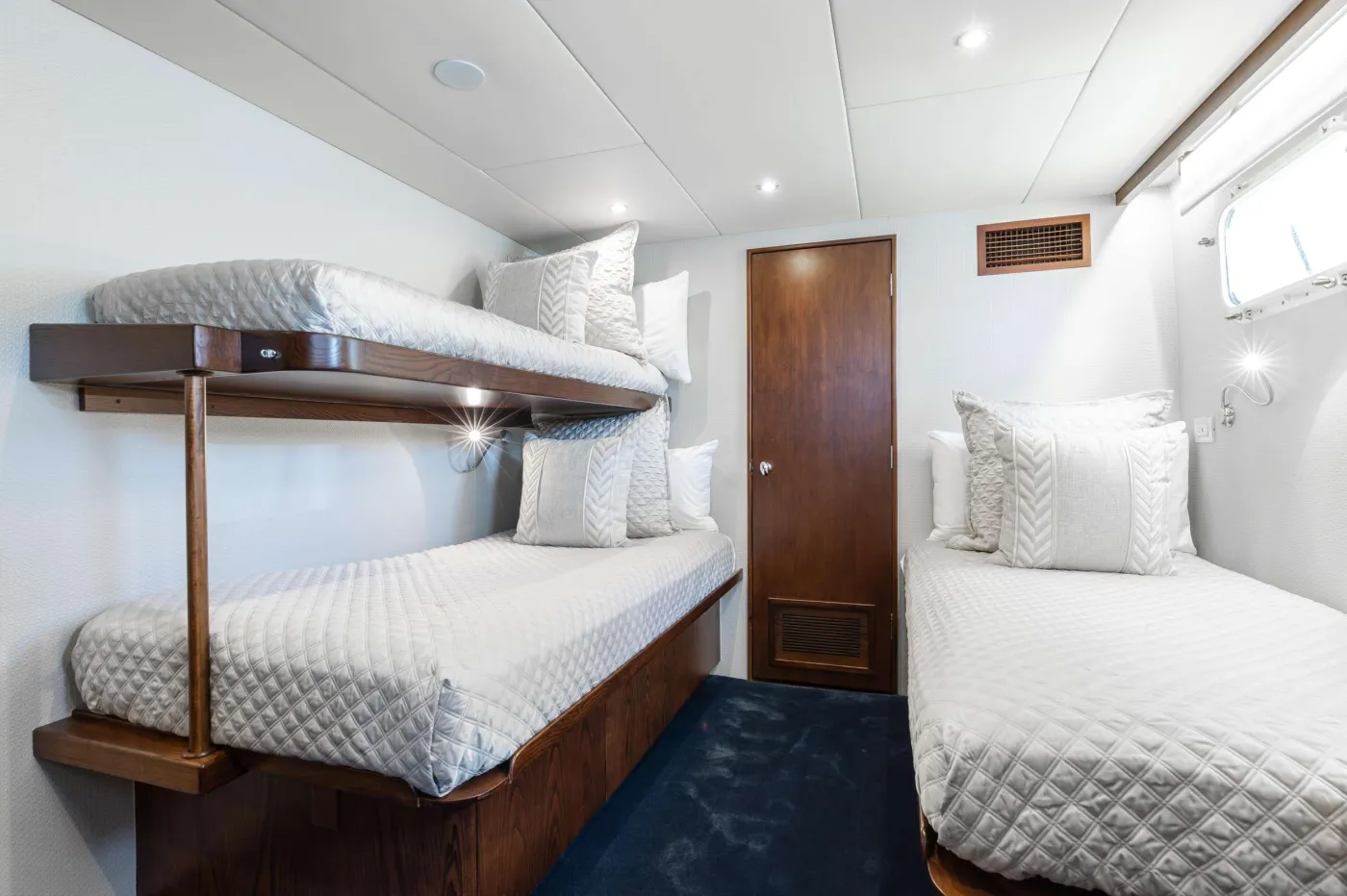 <p>Triple Twin Stateroom</p>