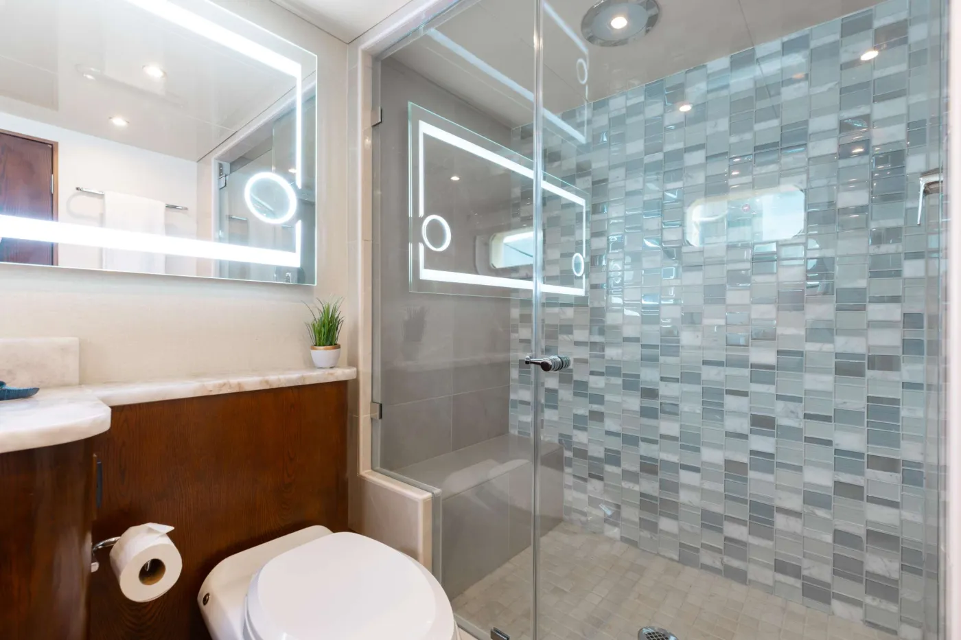 <p>Master Ensuite</p>