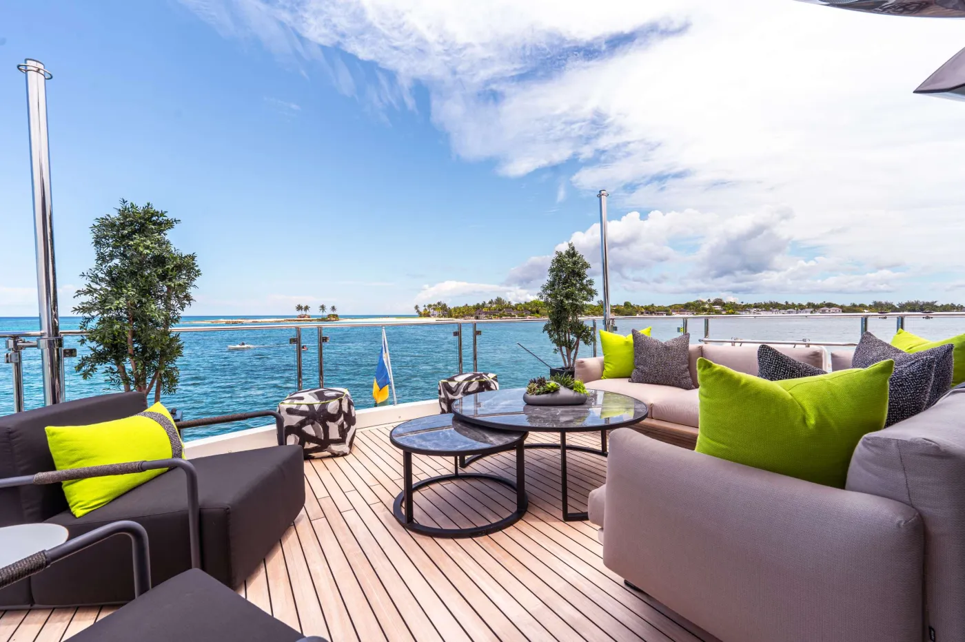 <p>Flybridge Seating</p>