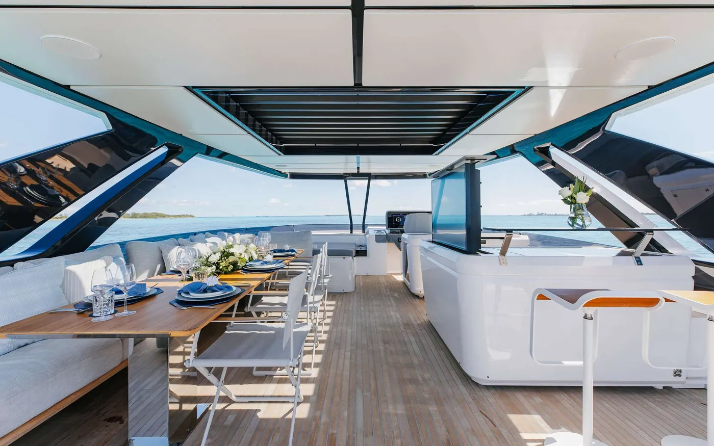 <p>Flybridge</p>