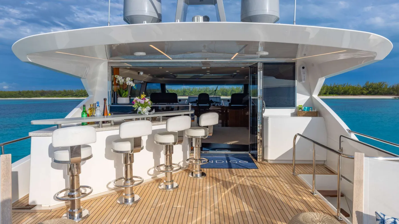 <p>Flybridge sundeck</p>