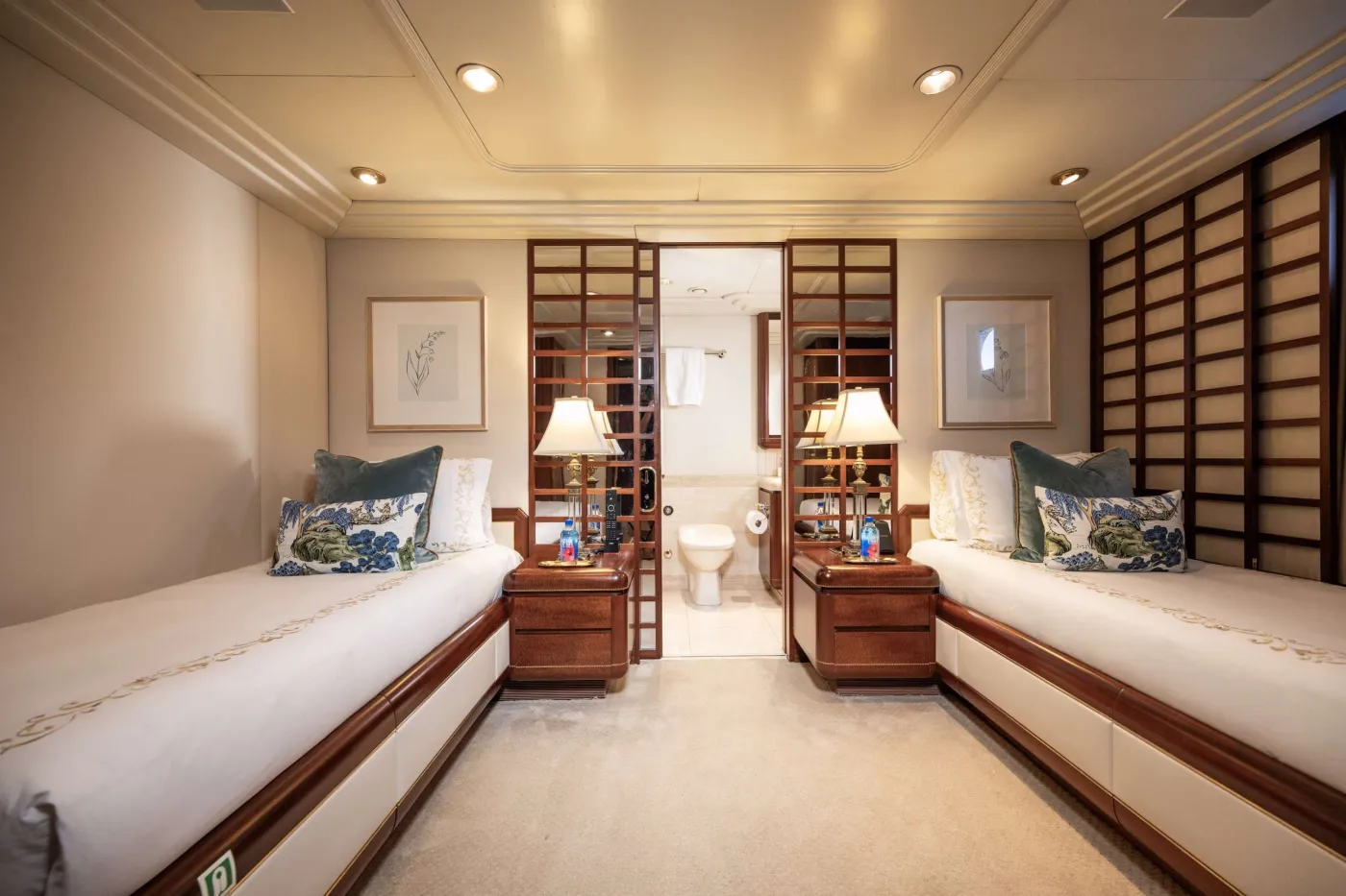<p>1 of 2 Twin Staterooms</p>