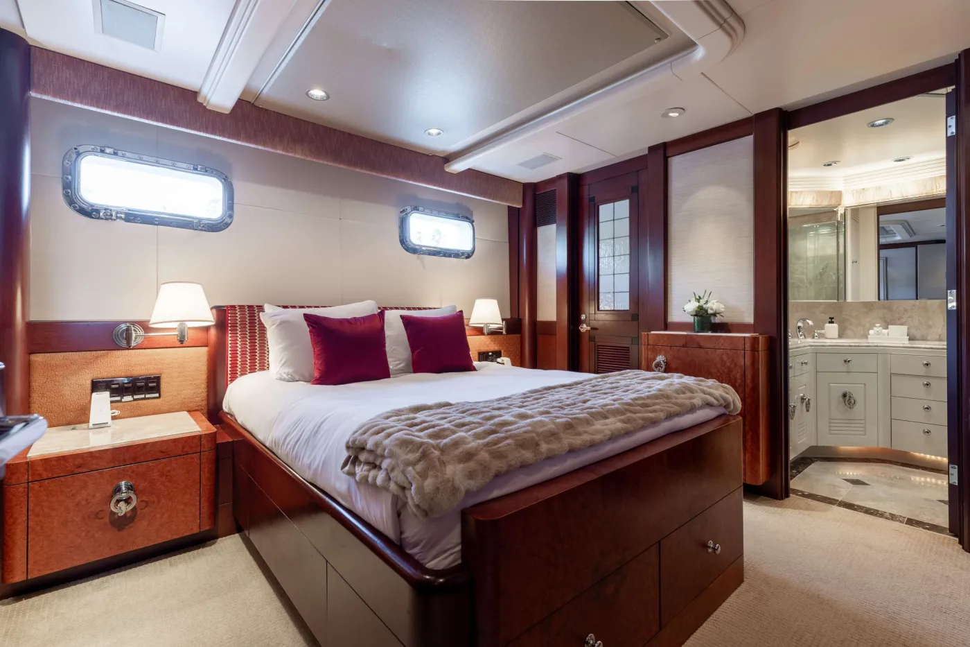 <p>Guest Stateroom</p>