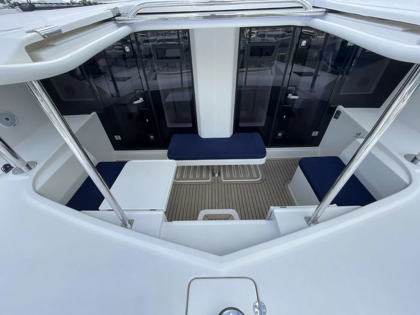 <p>Foredeck lounging Cockpit</p>