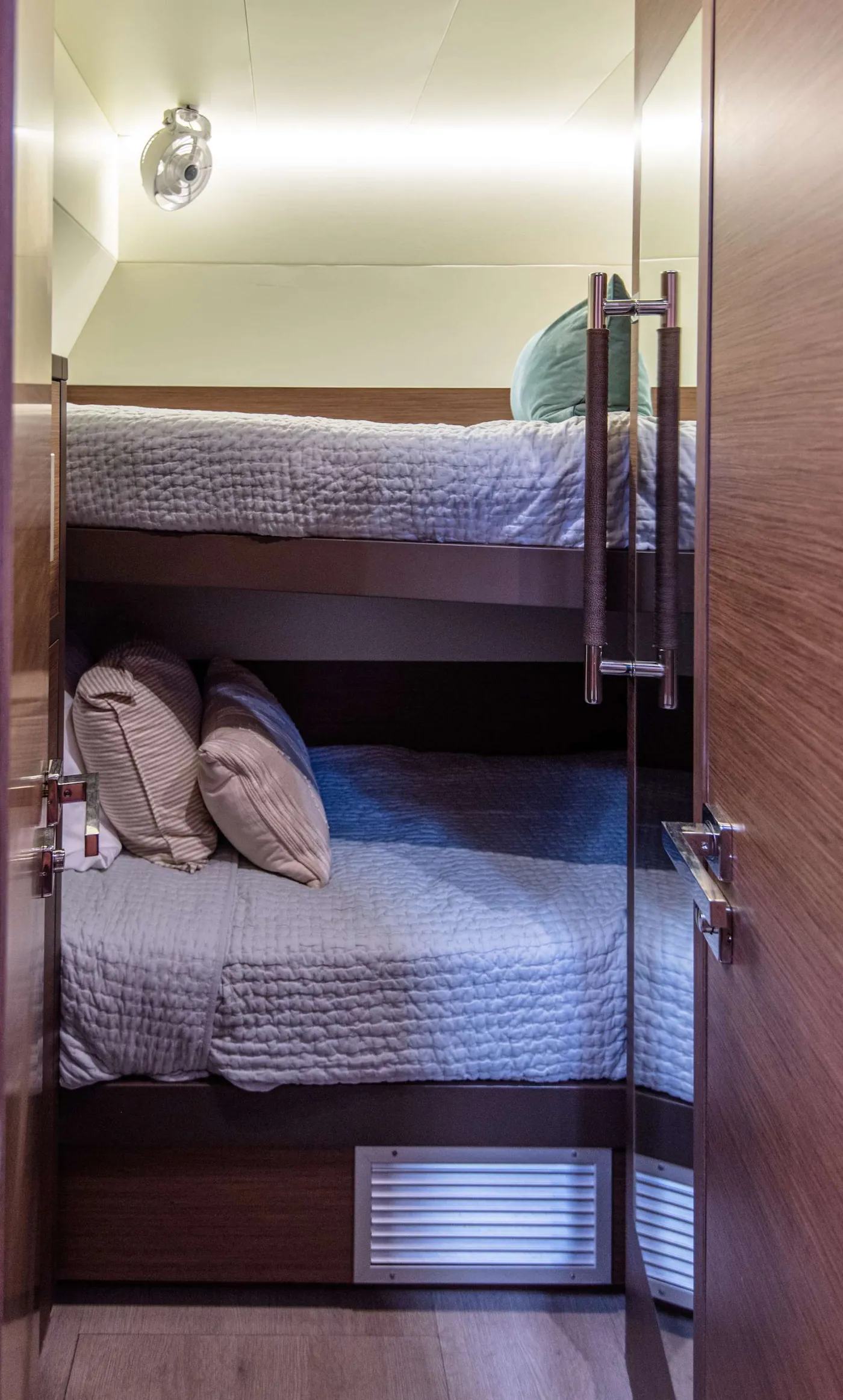 <p>Midship Bunk Cabin </p>