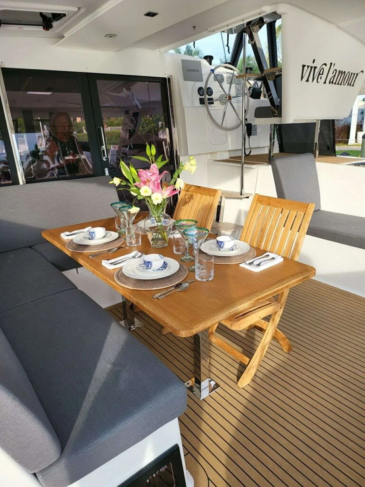 <p>Enjoy Dinner on the Deck</p>