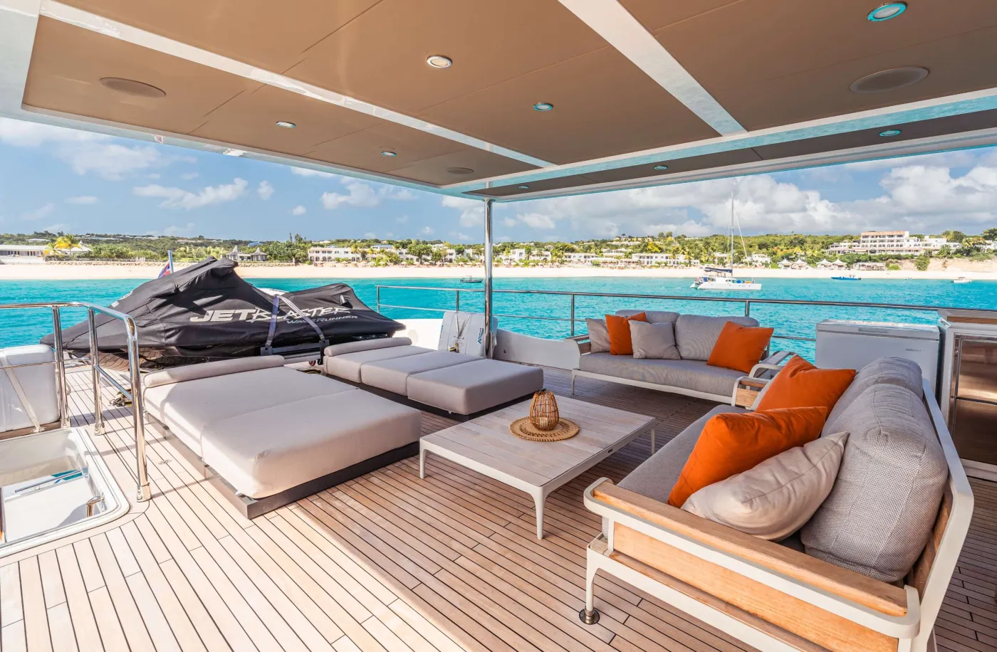 <p>Flybridge Seating</p>