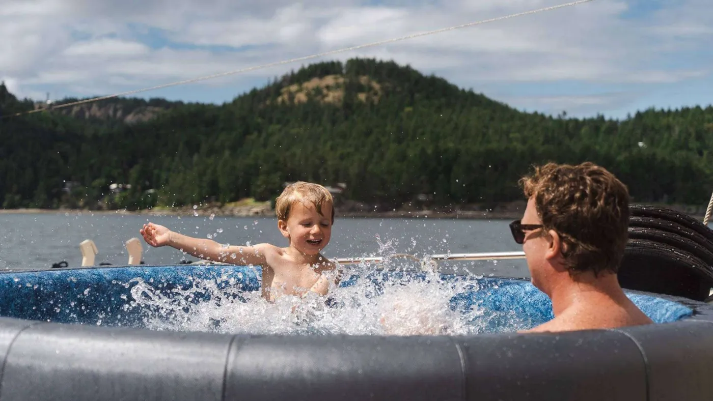 <p>Hot Tub on the forward deck</p>