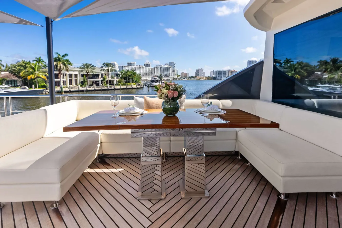 <p>Sundeck Dining</p>