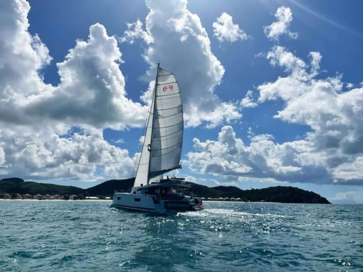 <p>Sail Away on Jioia</p>