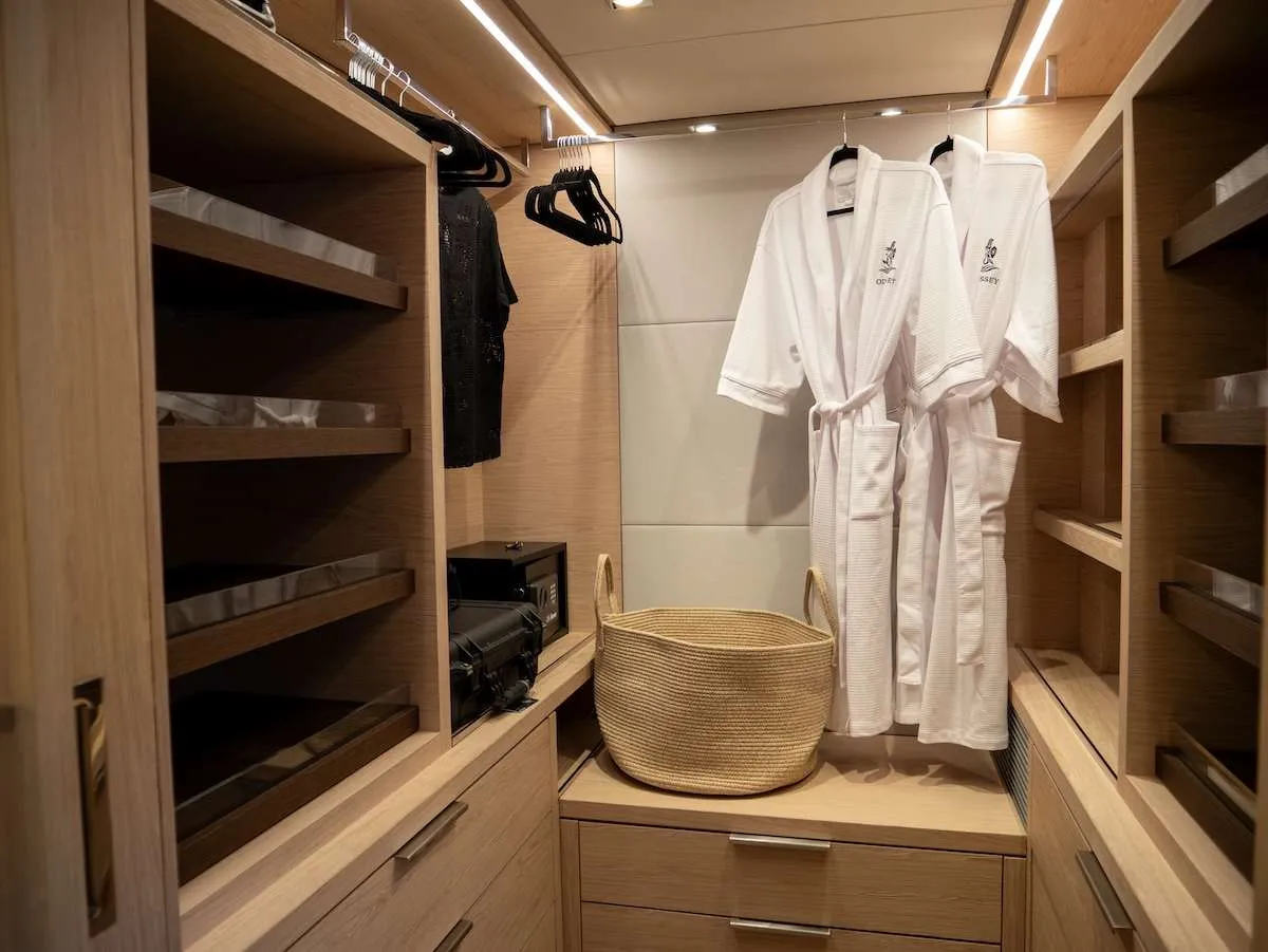 <p>Master Dressing Room</p>