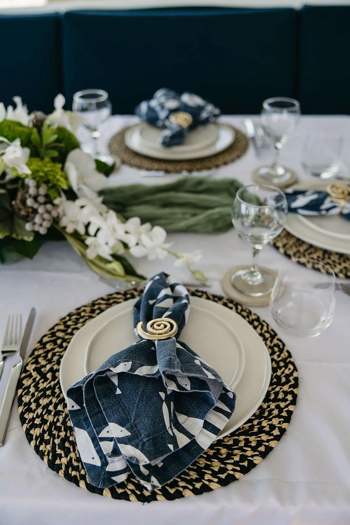 <p>Elegant Table Settings</p>