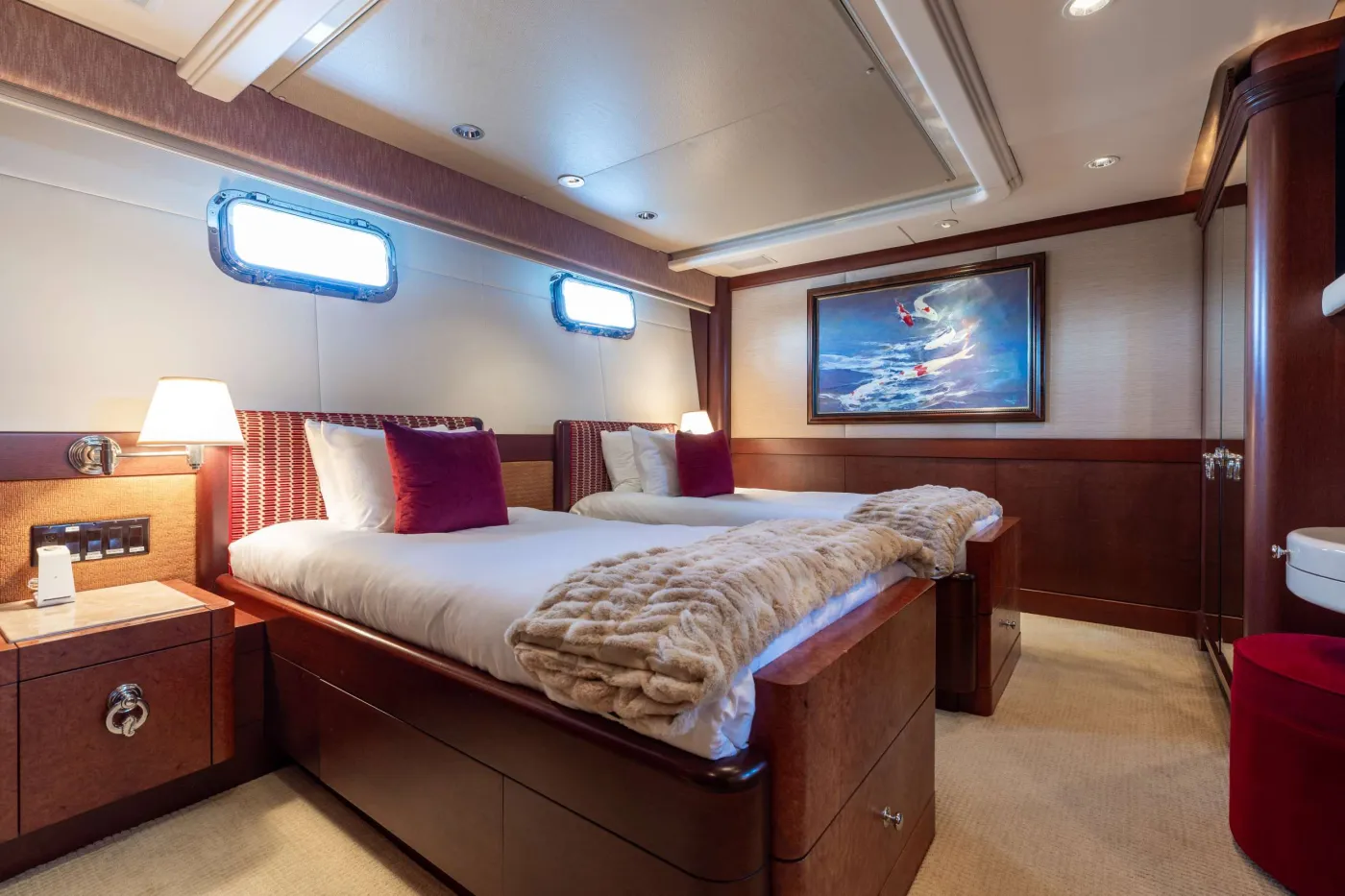 <p>Guest Stateroom</p>