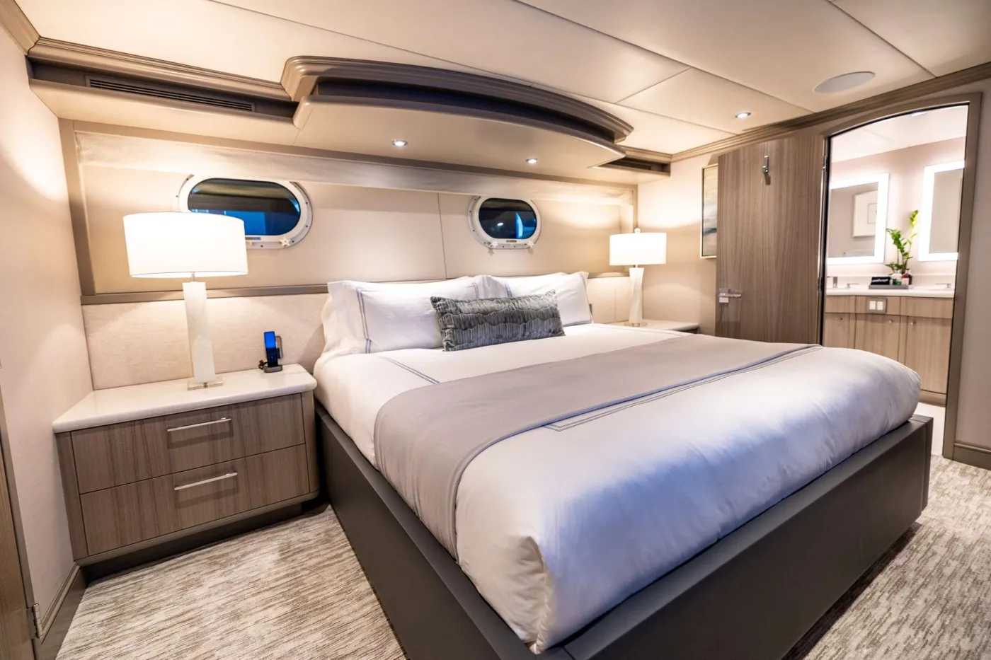 <p>King Stateroom 4 (Aft Starboard)</p>