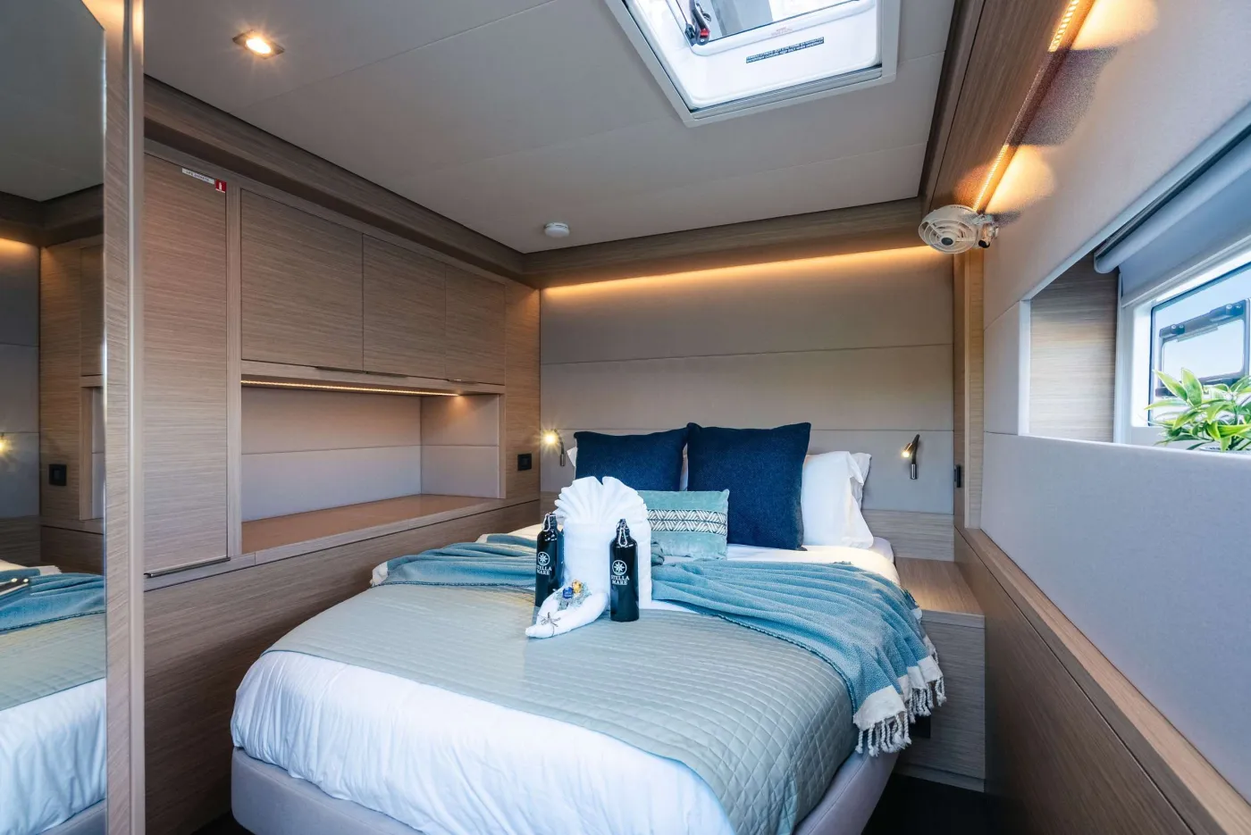 <p>Stella Mare Starboard Aft Cabin</p>