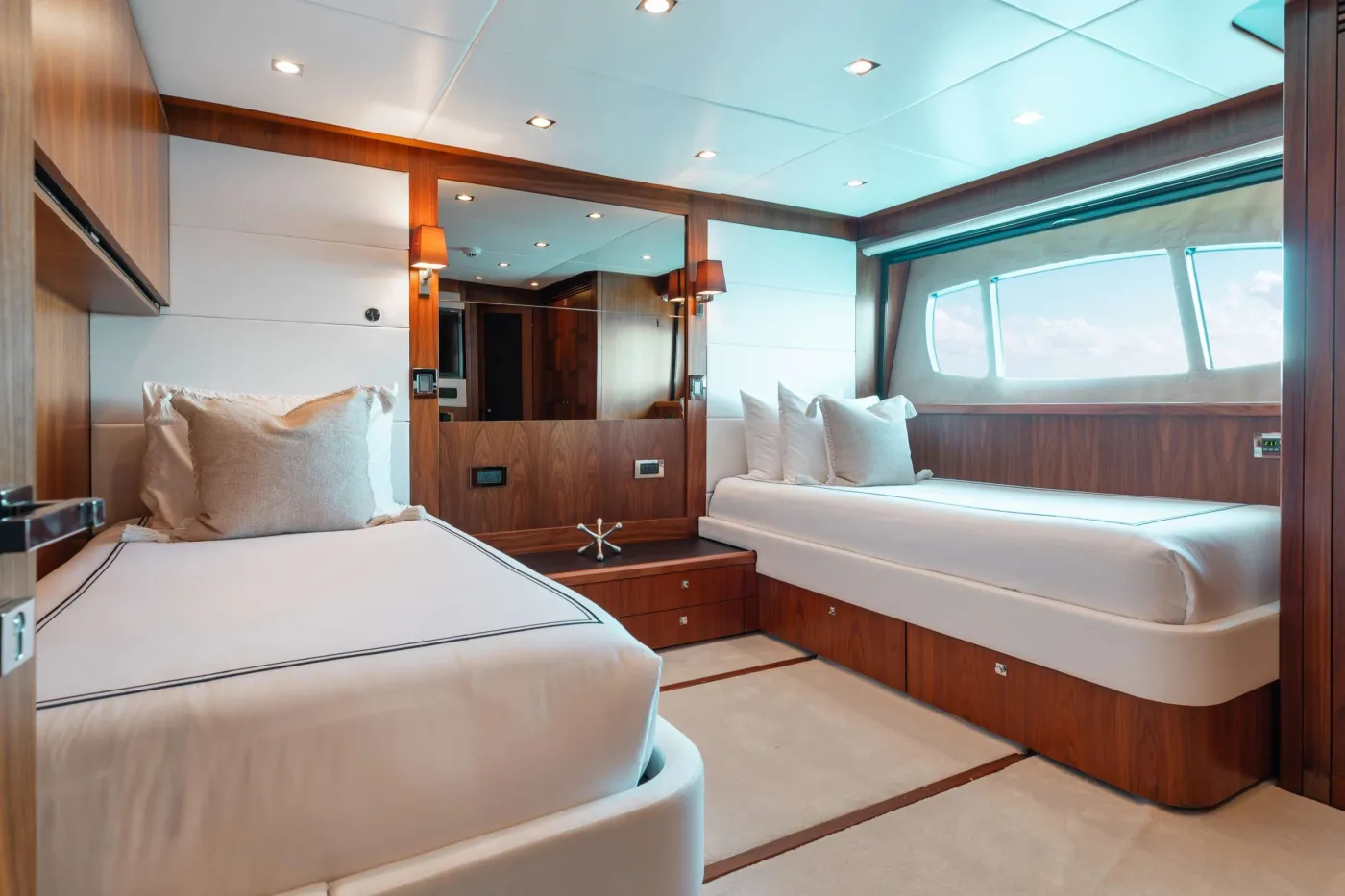 <p>Convertible Twin Stateroom</p>