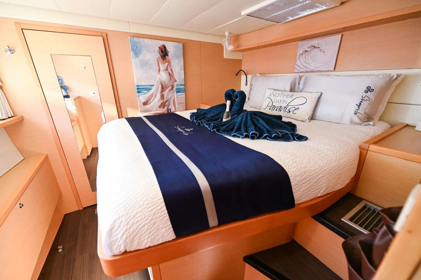 <p>Port Fwd Cabin</p>