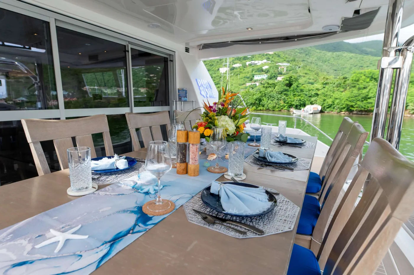 <p>Aft cockpit and dining area</p>