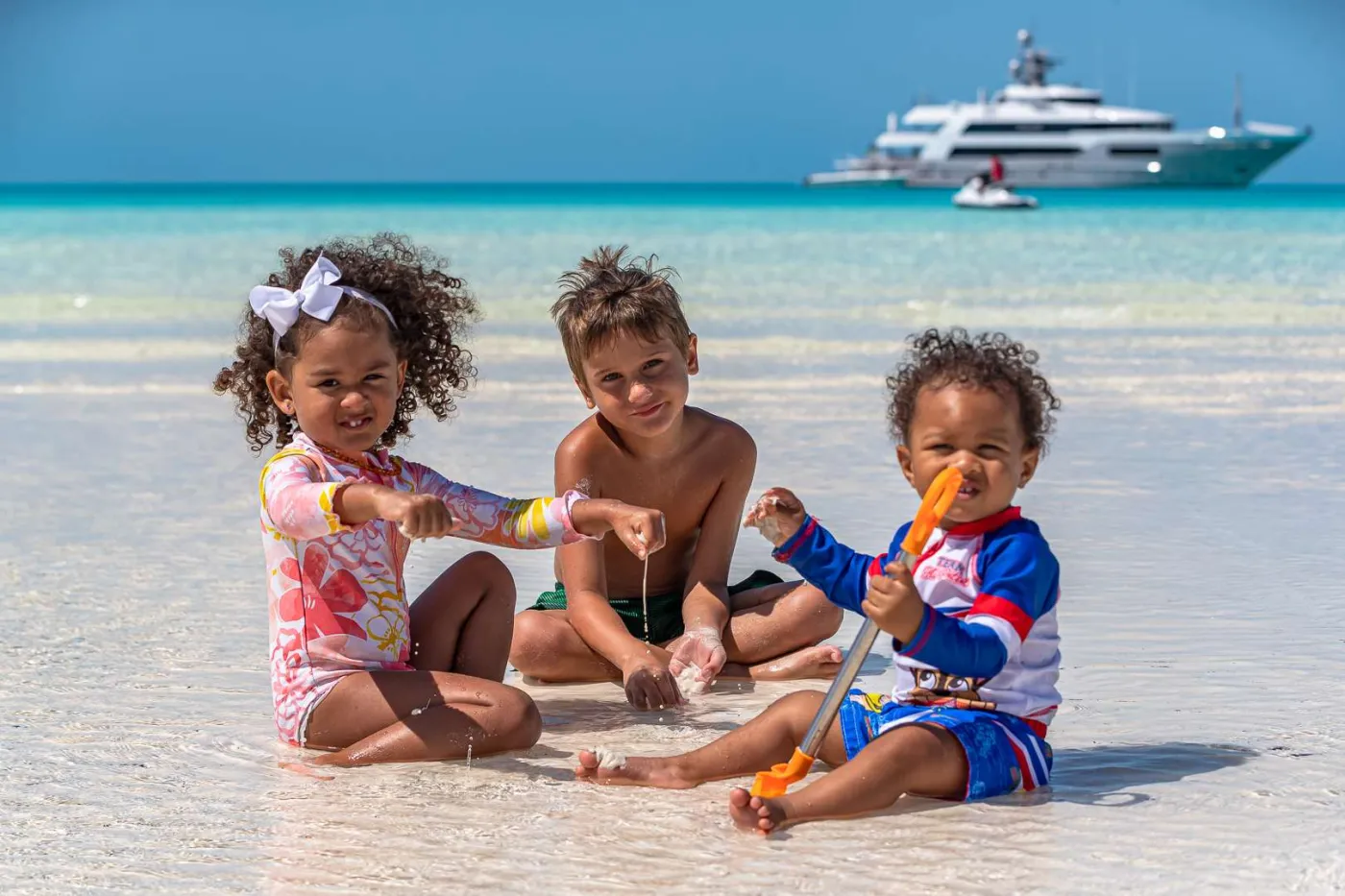 <p>Beach Day “Kids Friendly Crew & Yacht”</p>