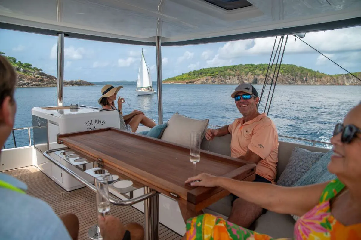 ISLAND HOPPIN' 55