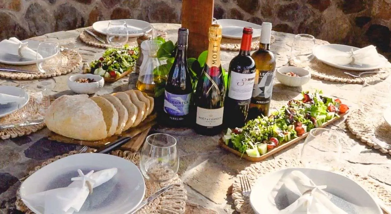 <p>Beach lunch</p>