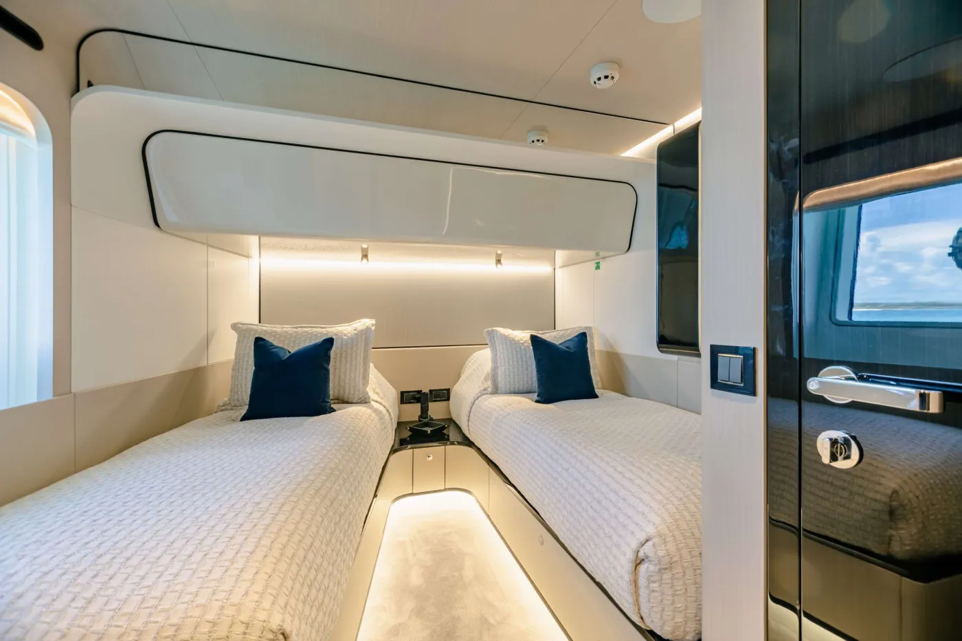 <p>Port Twin Stateroom</p>