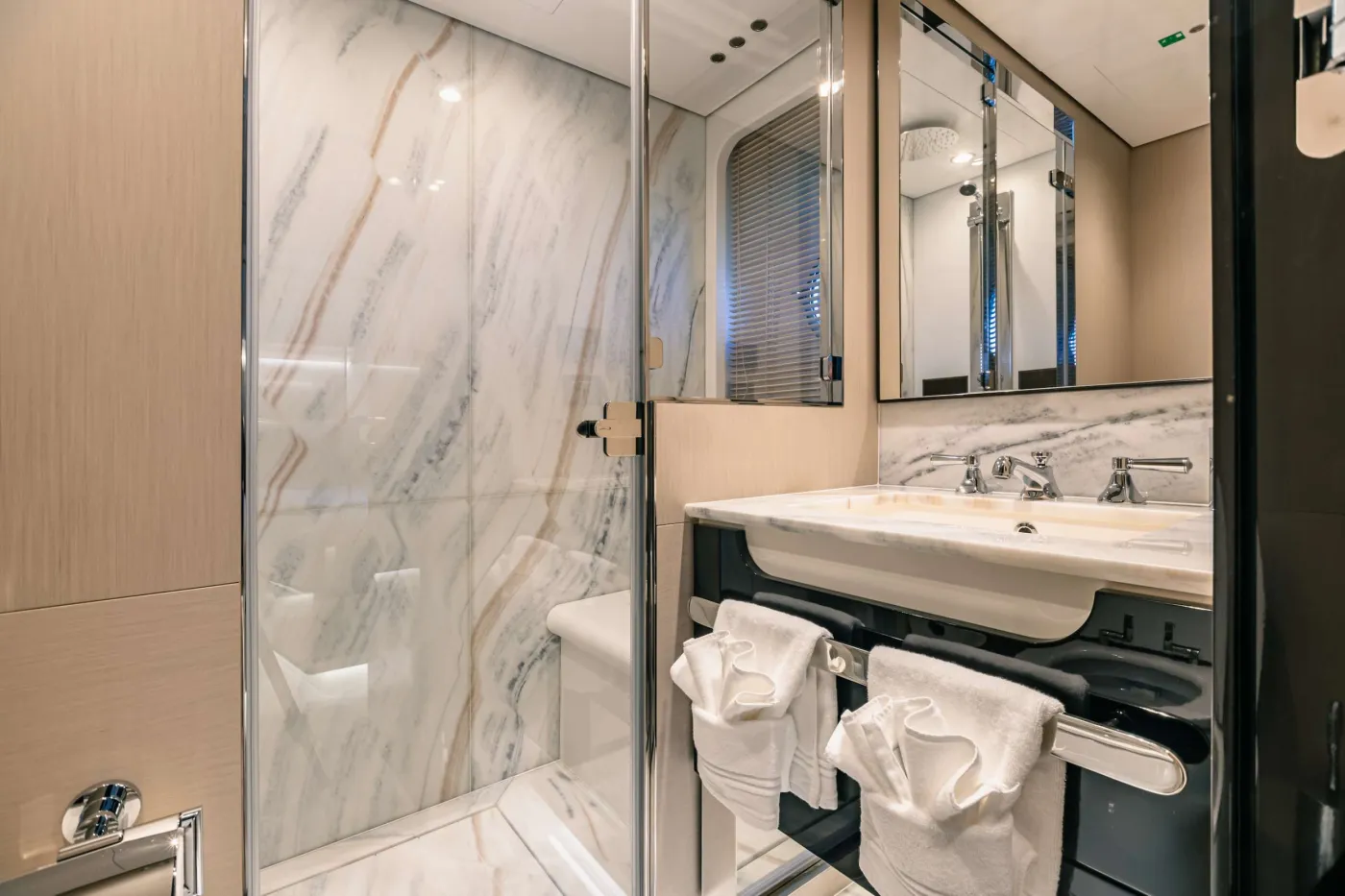 <p>Port Twin Stateroom</p>