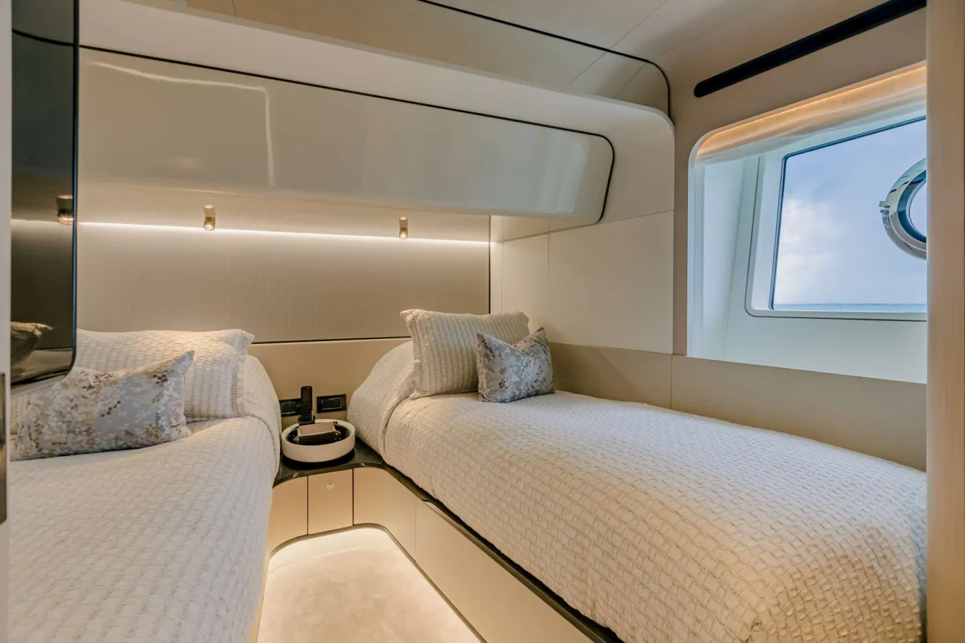 <p>Stbd Twin Stateroom</p>
