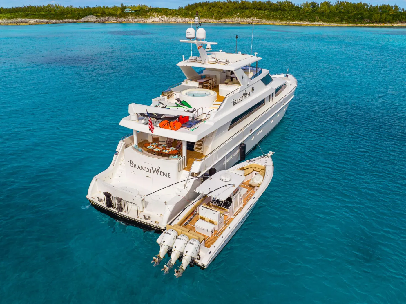 <p>M/Y BRANDI WINE</p>
