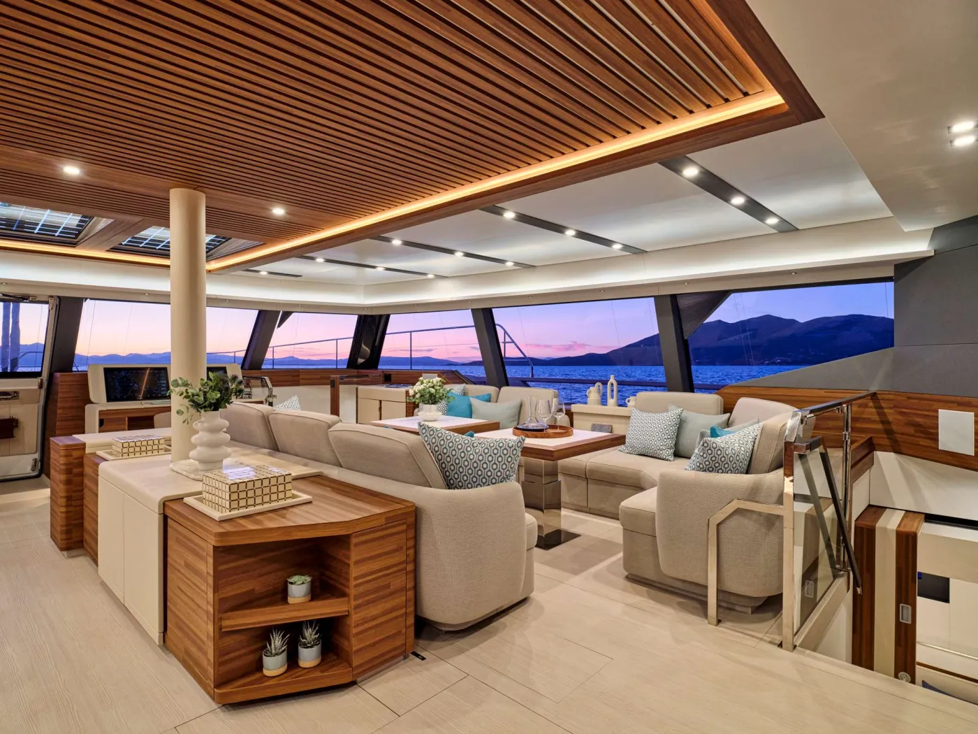 <p>Main salon – Sistership</p>