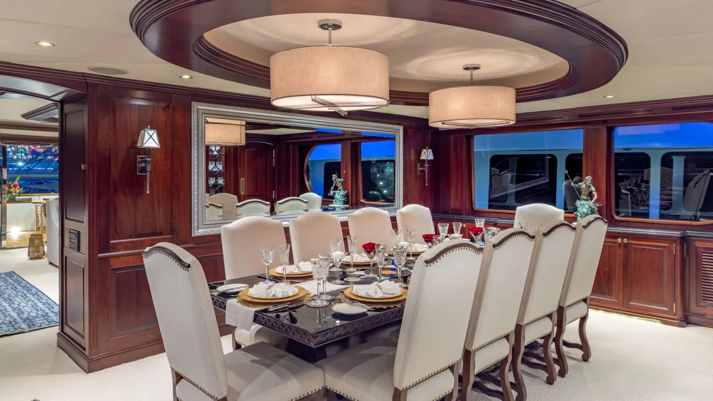 <p>Formal Dining</p>