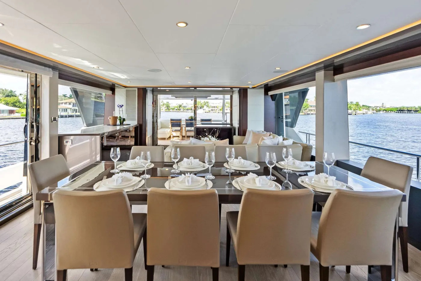 <p>Formal Dining for 10</p>
