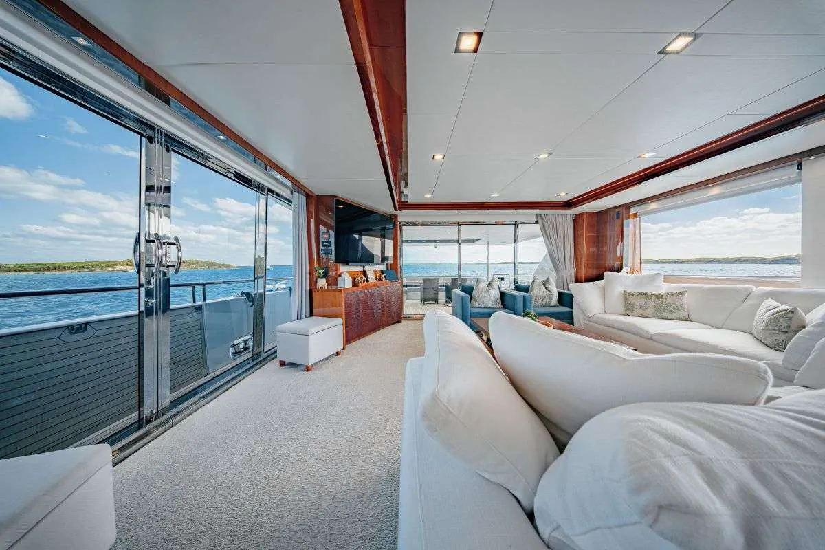 <p>Main Salon looking aft</p>