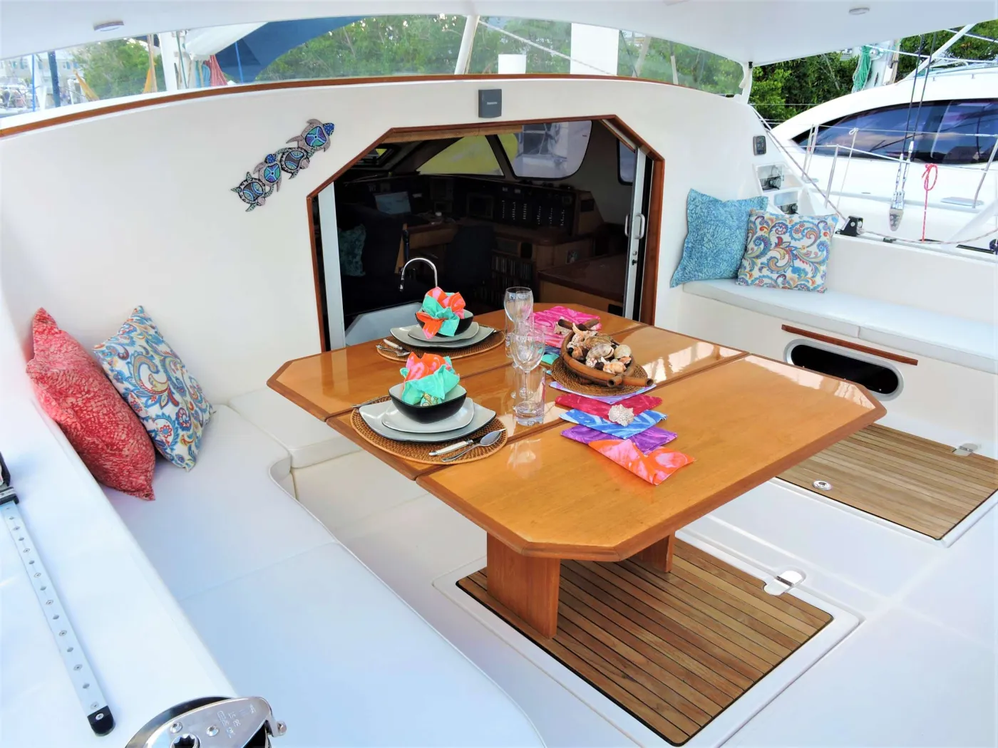 <p>GENEIS Al Fresco Dining</p>